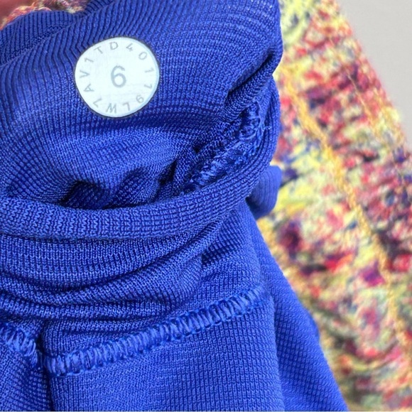 Lululemon Hotty Hot Short 4"  SeaWheeze 2019 Woodland Sprint/Pigment Blue Size 6 - Picture 4 of 10